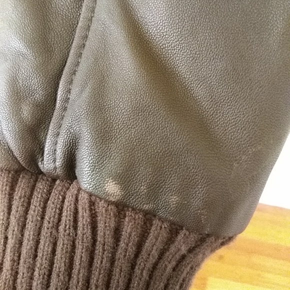 Levi's Aviator Leather Bomber Jacket - Picture 13 of 14